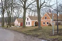 Domy ve Zvěřeticích