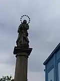 Zvole - sloup se sochou Panny Marie Immaculaty.jpg