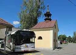 Náves v Držkovicích s kaplí