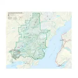 Mount Torbert v horní části mapy